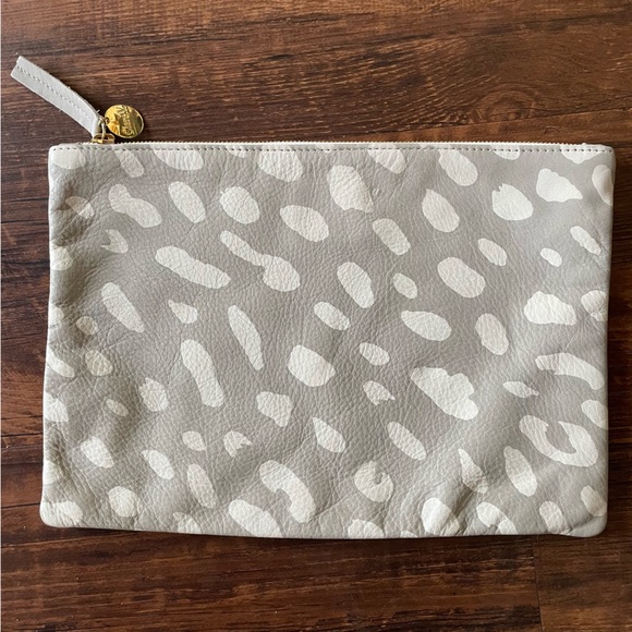 CLARE V. Grey and White Jaguar Clutch - Picture 2 of 6